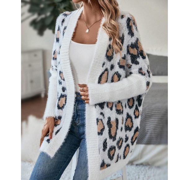 Fuzzy Leopard Print oversized Open Front Cardigan - Picture 4 of 8